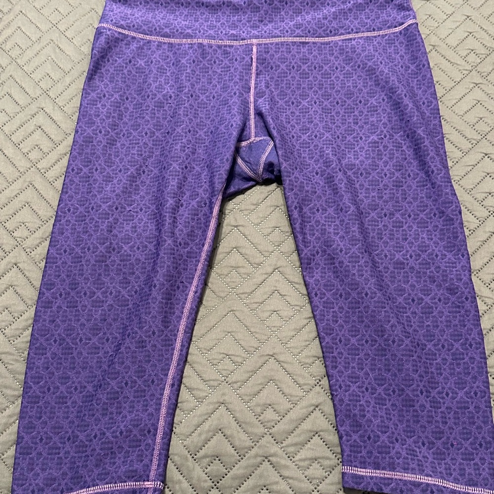 Prana Purple Patterned Cropped Leggings / Capri / Quarter Length - Picture 10 of 10